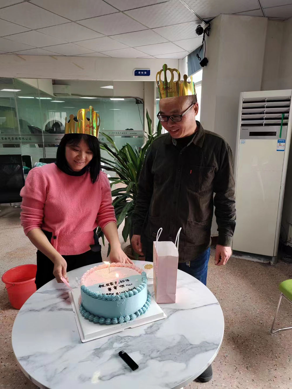 為民賽電氣的小伙伴過(guò)生日啦！